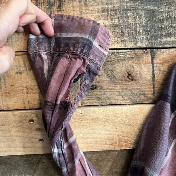 distressed button down shirt - Picture 3 of 3